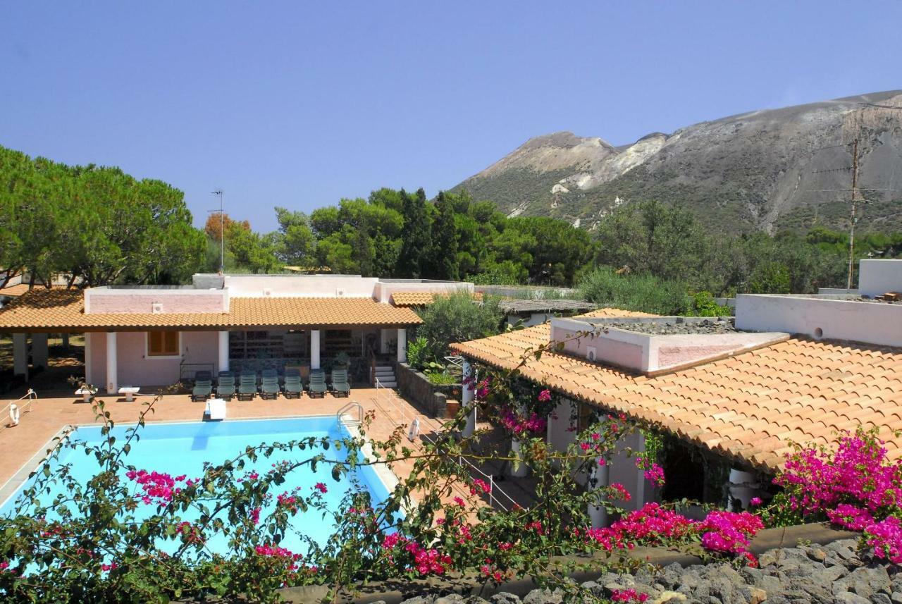Villa Saracina Vulcano  Exteriör bild